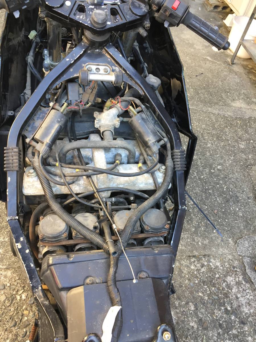 Yahoo!オークション - gpz 400 r 書類無 7500キロ車両 不動 欠品多...