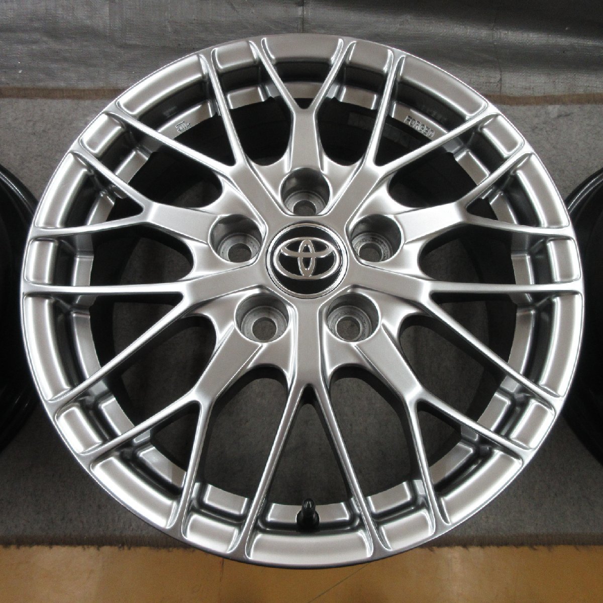 □送料無料 A2■ トヨタ 80 ノア ヴォクシー 純正 BBS ■ 16×6J+50 ■ 5H PCD114.3 ◇ ４本 ◇ 鍛造/軽量 ハイグロス系/1ピース/メッシュ_画像3