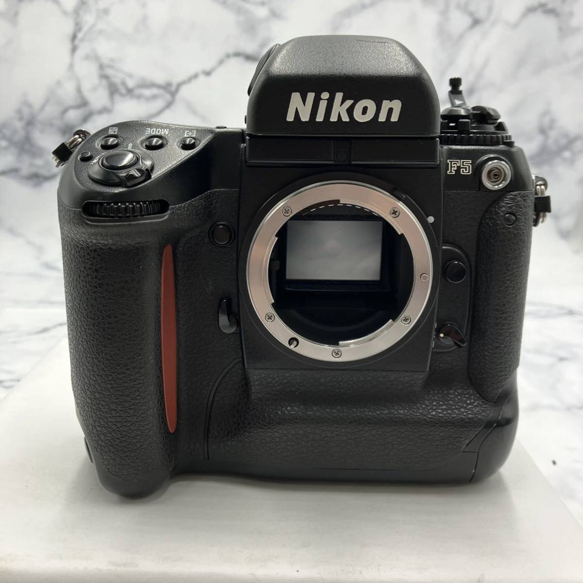♪【売り切り】Nikon ニコン Nikon一眼レフフィルムカメラ F5 ボディ 通電確認済み 日本製 現状品