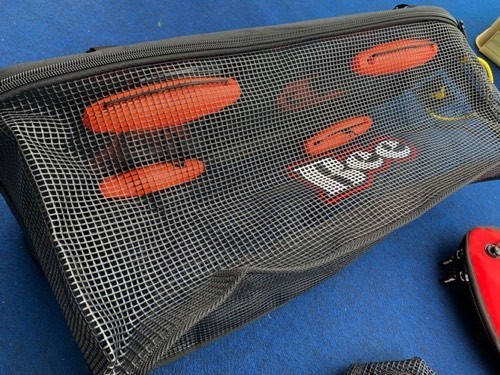 90cm魚の入る？曳航型の完全浮沈構造/クーラー不要！波きり重視/BEE80スカリ_厳選素材、フロート内臓