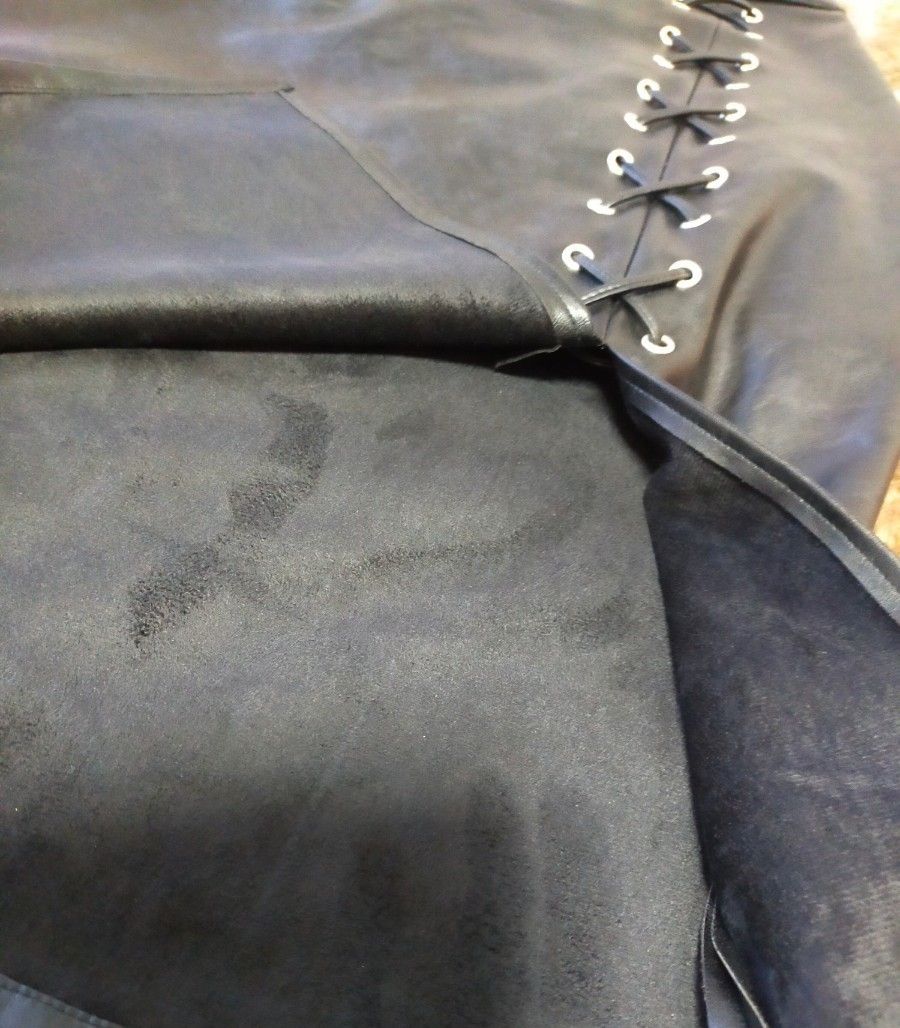 LIP SERVICE  フェイクレザー黒タイトスカート