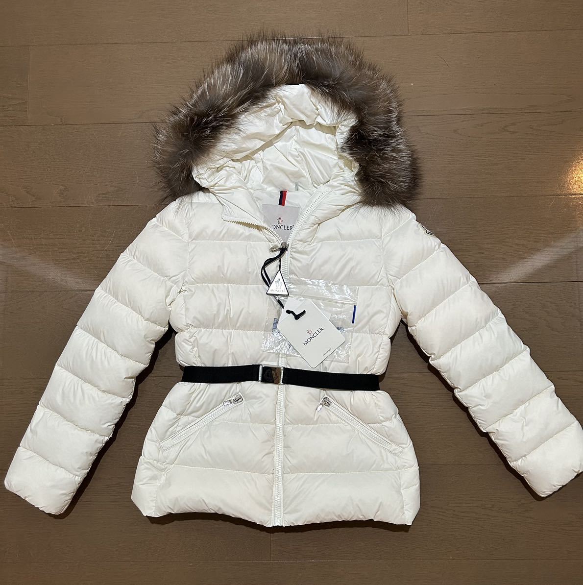 満点の MONCLER☆モンクレール☆ダウン☆白☆サイズ10☆140☆新品未