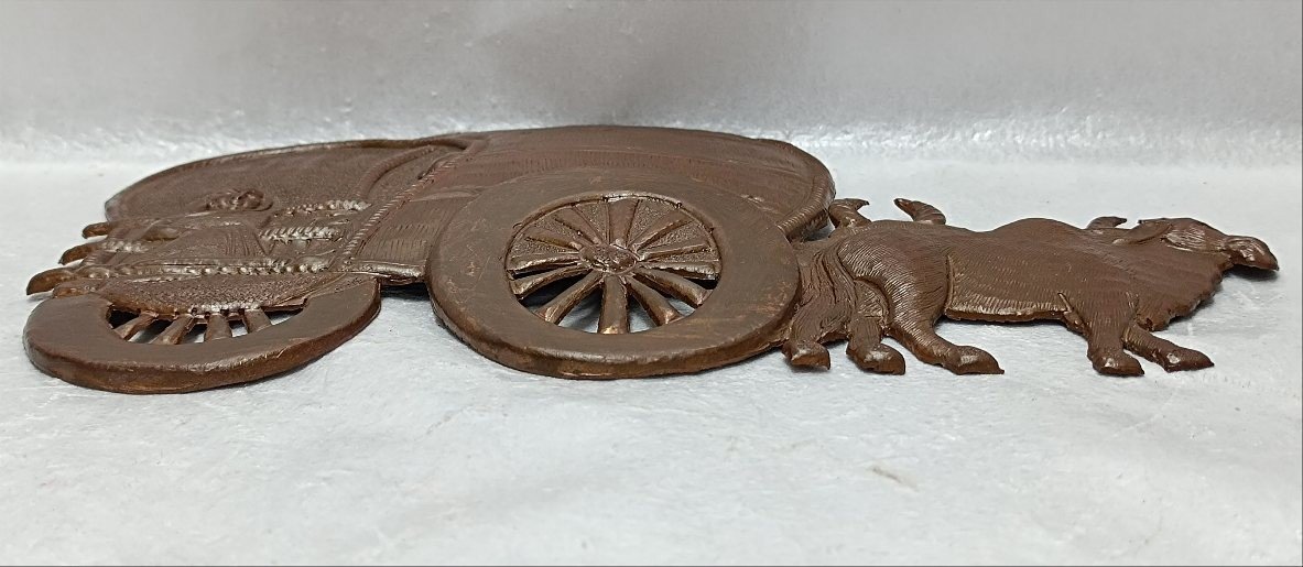 ・ビンテージ　インド　銅製打出し彫刻　牛車オブジェ・ウォールプラーク_画像7