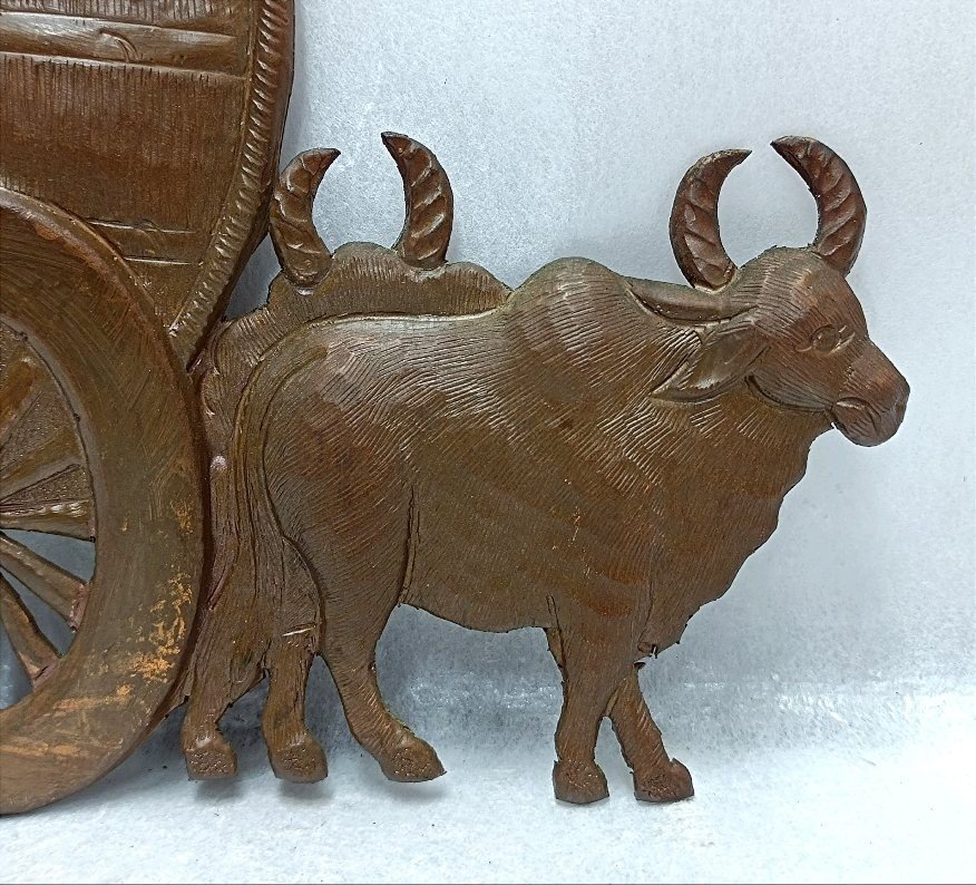 ・ビンテージ　インド　銅製打出し彫刻　牛車オブジェ・ウォールプラーク_画像4