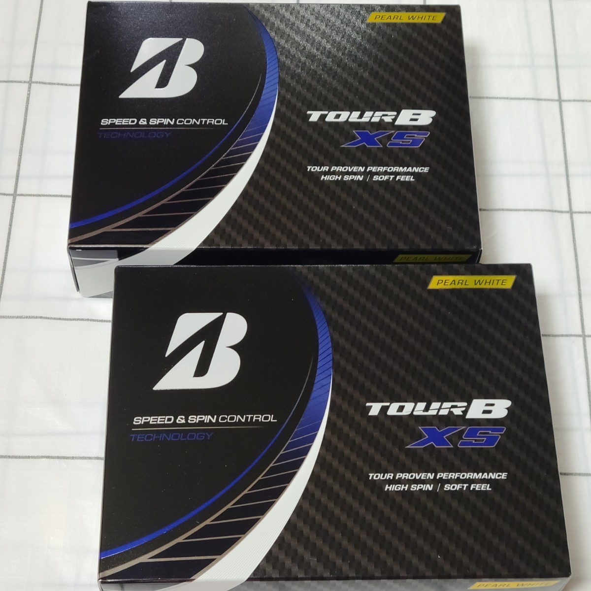 最新作の TOUR ブリヂストン B パールホワイト 2ダース エックスエス