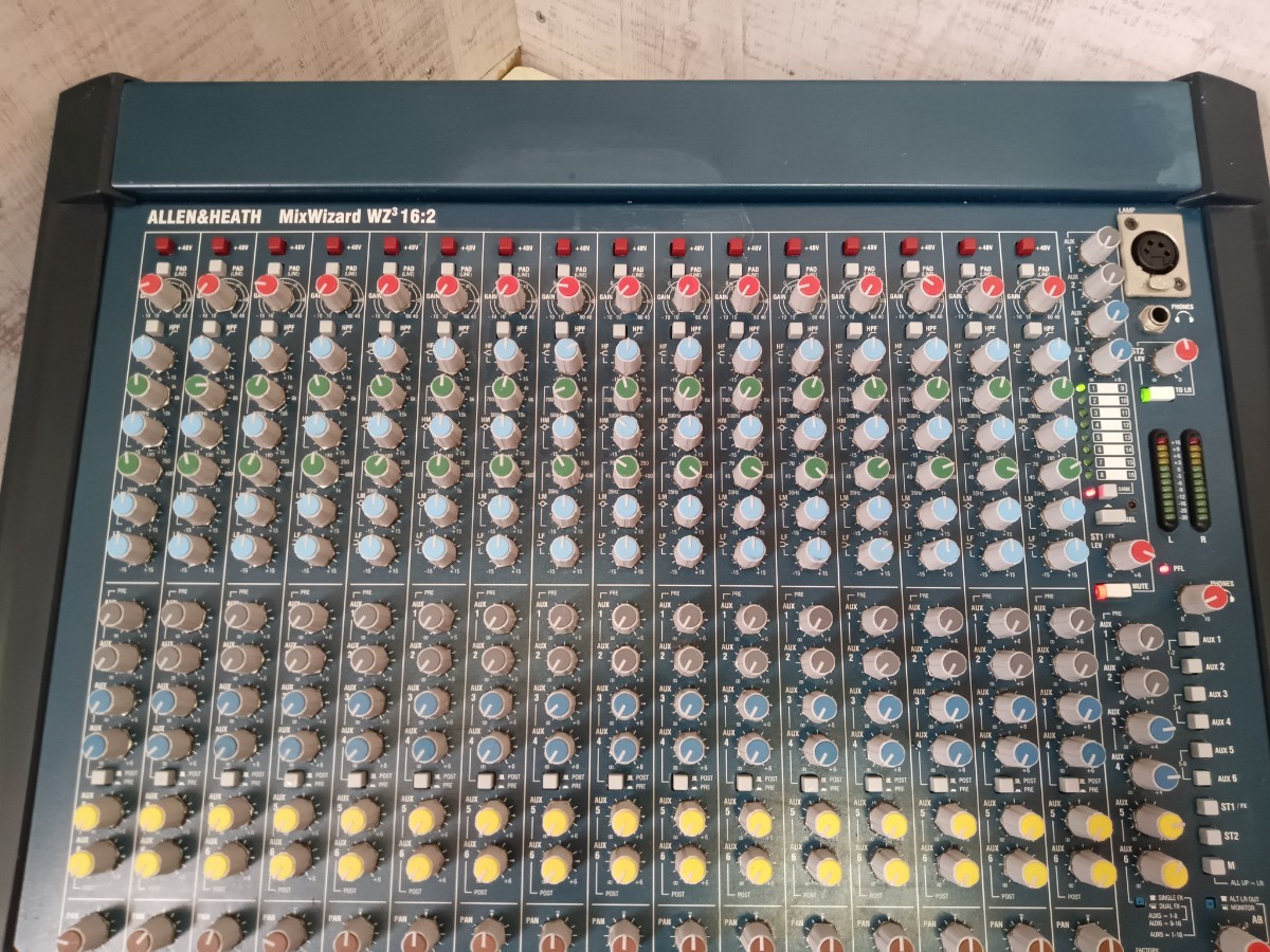 必見!!　希少　Allen&Heath アレン&ヒース　16ch アナログミキサー　MixWizard WZ3 16:2 ミキサー　楽器　機材　器材　ジャンク_画像3