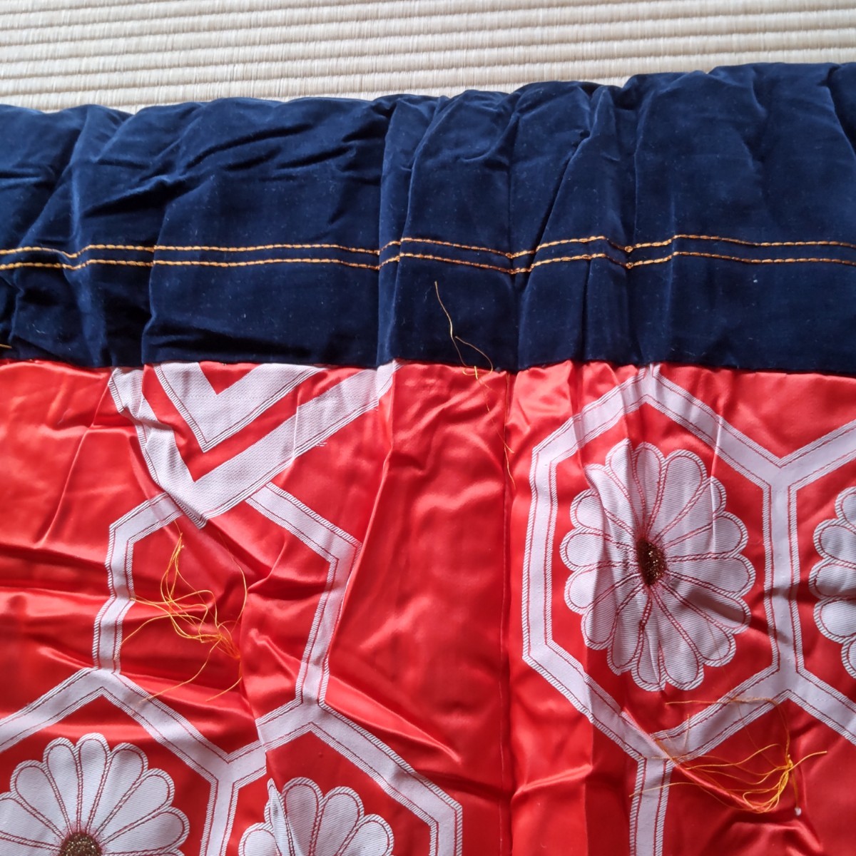 綿布団 掛布団 婚礼布団 シングル 中古品 赤色 和布団 昭和 綿布団 掛布団 婚礼布団 シングル 中古品 赤色 和布団 昭和