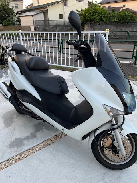 【個人・中古良品/実働】マジェスティ125FI インジェクション車 純正ノーマル 書類、鍵付き _画像3