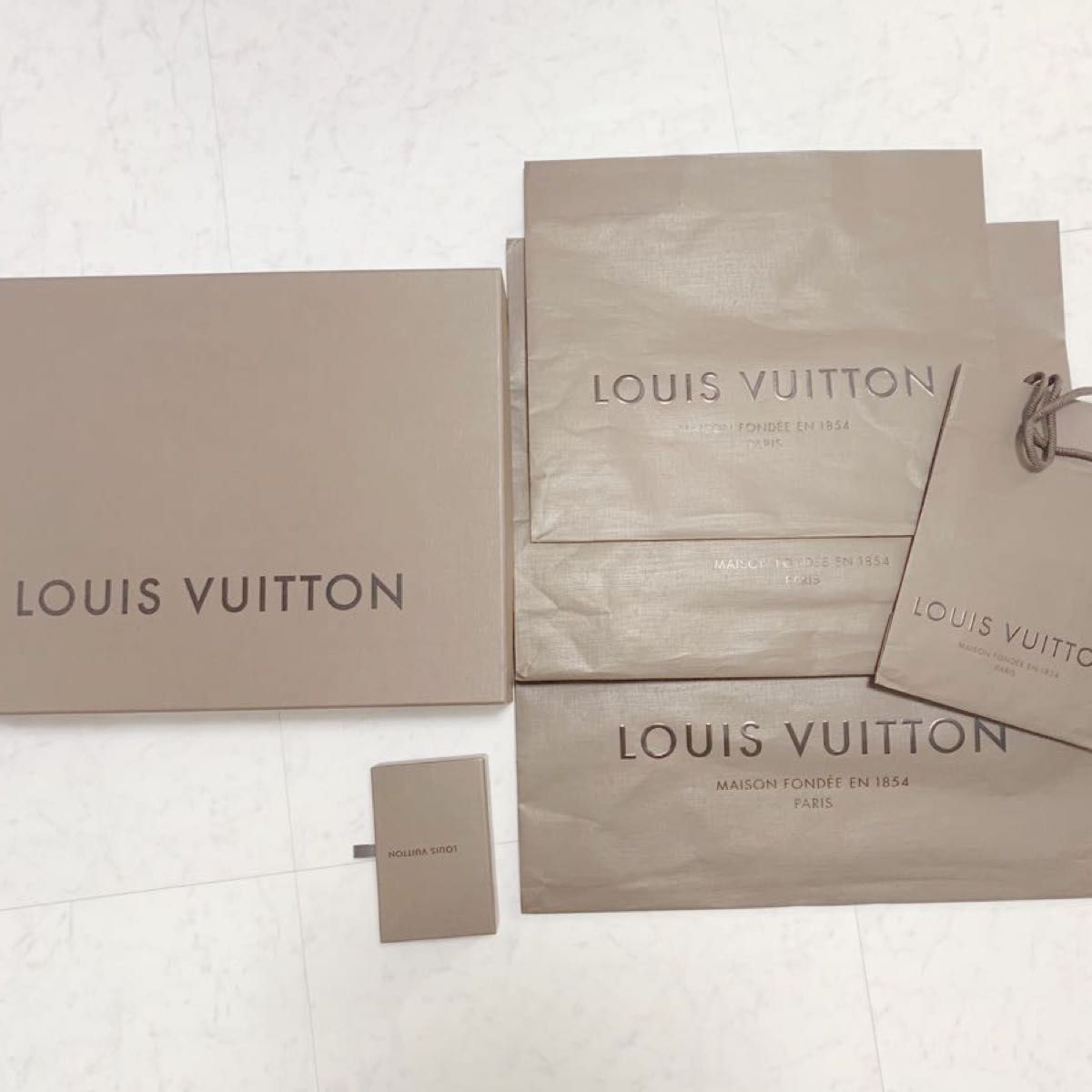 LOUIS VUITTON  紙袋 空き箱 ルイヴィトン　大きめサイズ　まとめて LV