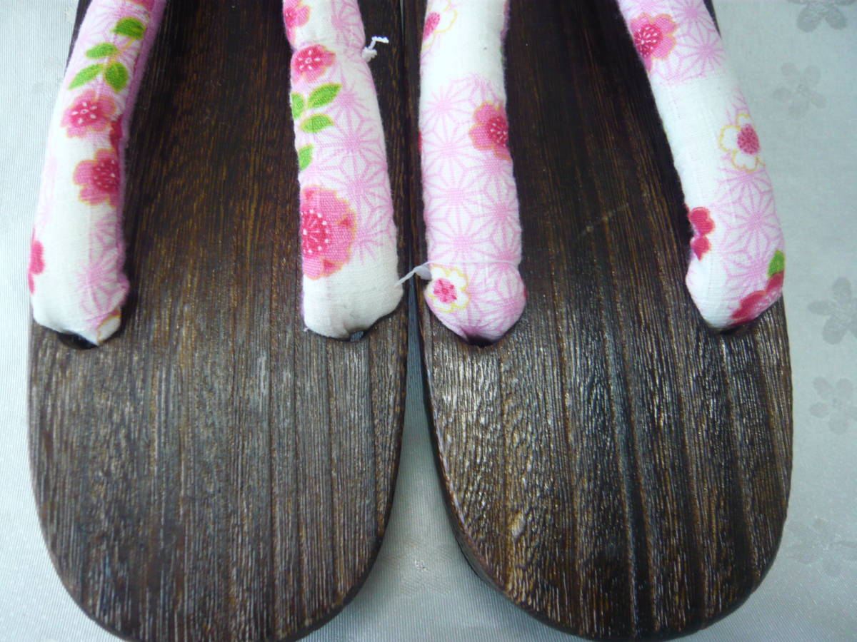 ヤフオク 未使用美品 下駄 可愛い ピンク色 花柄鼻緒 浴 ヤフオク 未使用美品 下駄 可愛い ピンク色 花柄鼻緒 浴