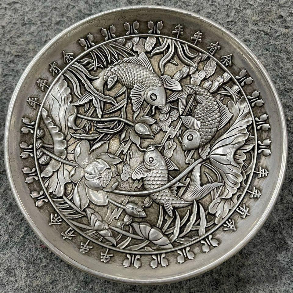 清代　魚荷紋銀皿