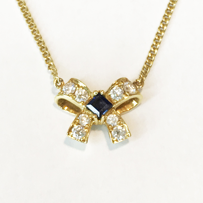 スーパーセール サファイア K18 和光 qoj.1786 0.21ct イエローゴールド ペンダント リボンネックレス 0.32ct ダイヤ / サファイア