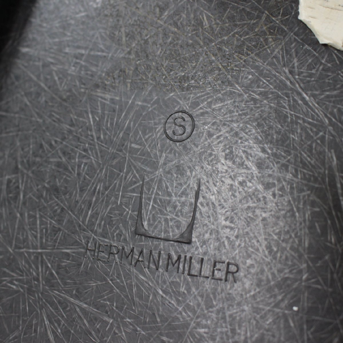 T486) 【希少】Herman Miller ハーマンミラー アームシェルチェア イームズ グリーン 緑 ナウガレザー ヴィンテージ 椅子 チェア 合皮_画像6