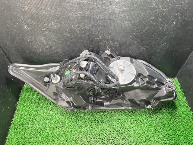 ＣＲ－Ｚ DAA-ZF1 左ヘッドランプASSY NH642M 100-22006 33150-SZT-J02_画像5