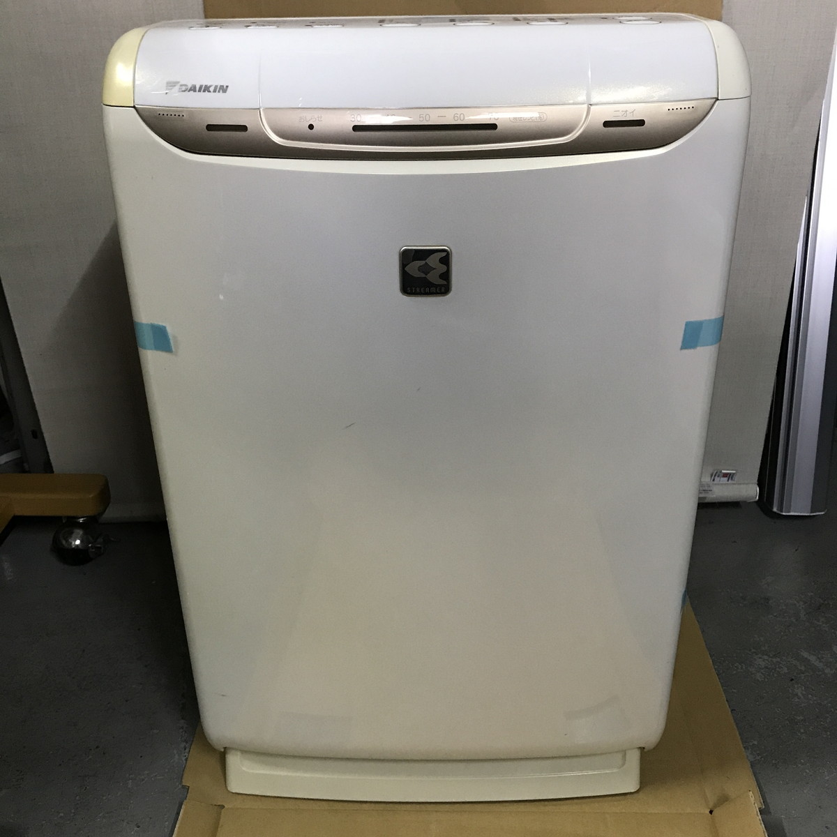 ●DAIKIN　ダイキン　加湿空気清浄機　MCK75E6　2010年製　未使用品　色褪せ　変色あり　ジャンク扱い(u1016_5_5)_画像1