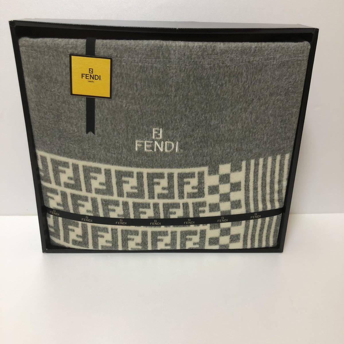 レア【送料無料】新品未使用/正規品/FENDI/フェンディ/綿毛布/綿100