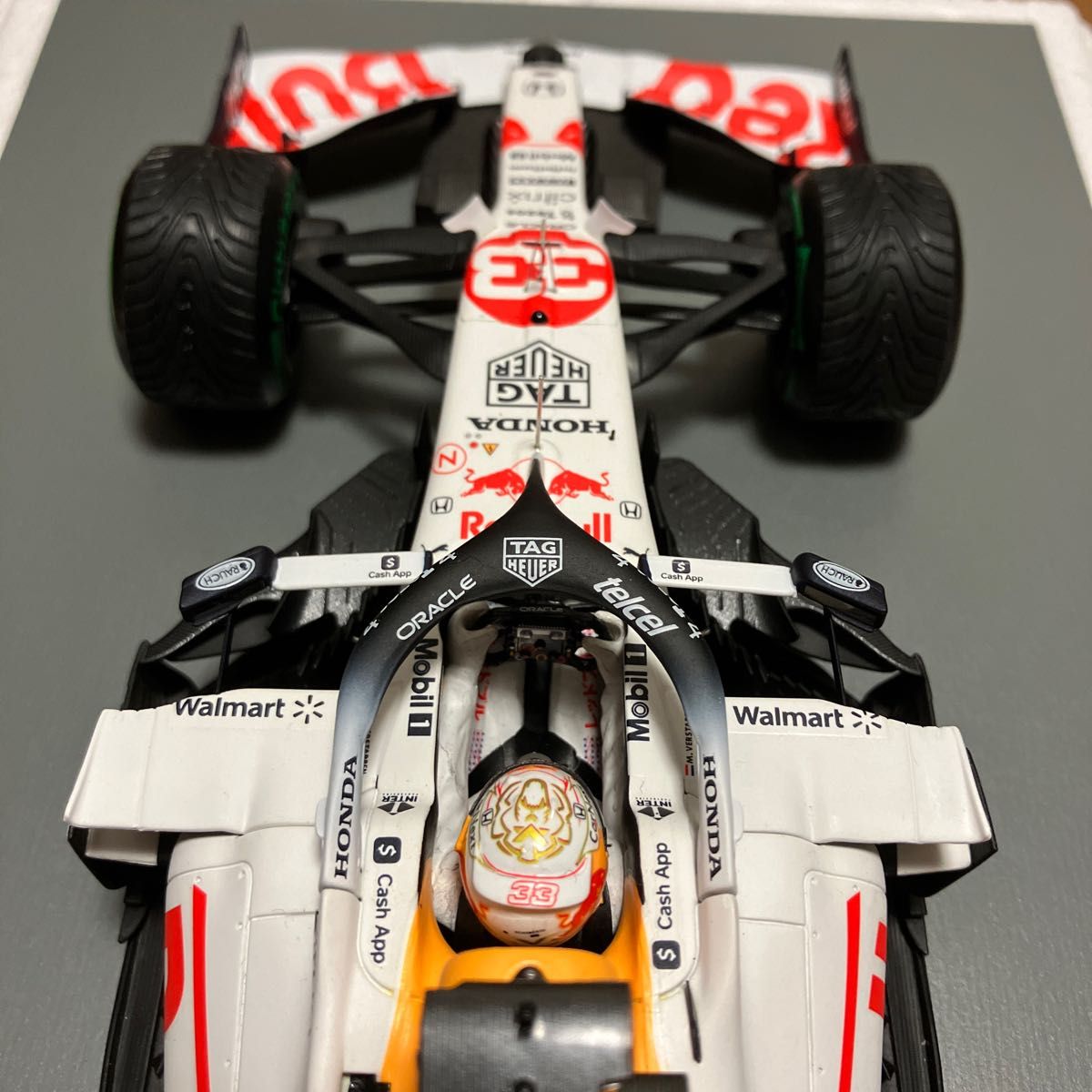 新品同様 スパーク 1/18 レッドブル RB16B トルコGP2021 M 新品同様 スパーク 1/18 レッドブル RB16B トルコGP2021 M