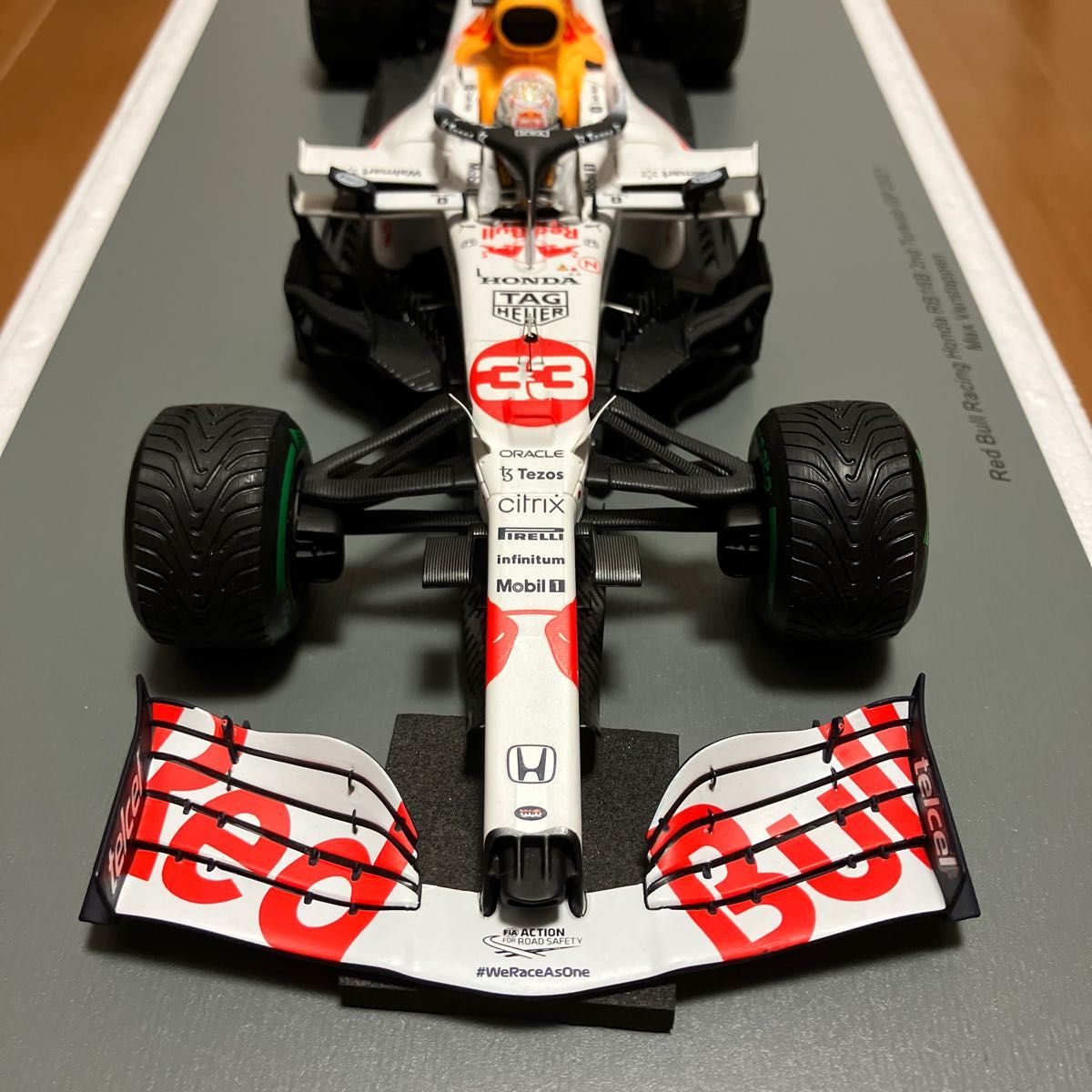 新品同様 スパーク 1/18 レッドブル RB16B トルコGP2021 M 新品同様 スパーク 1/18 レッドブル RB16B トルコGP2021 M