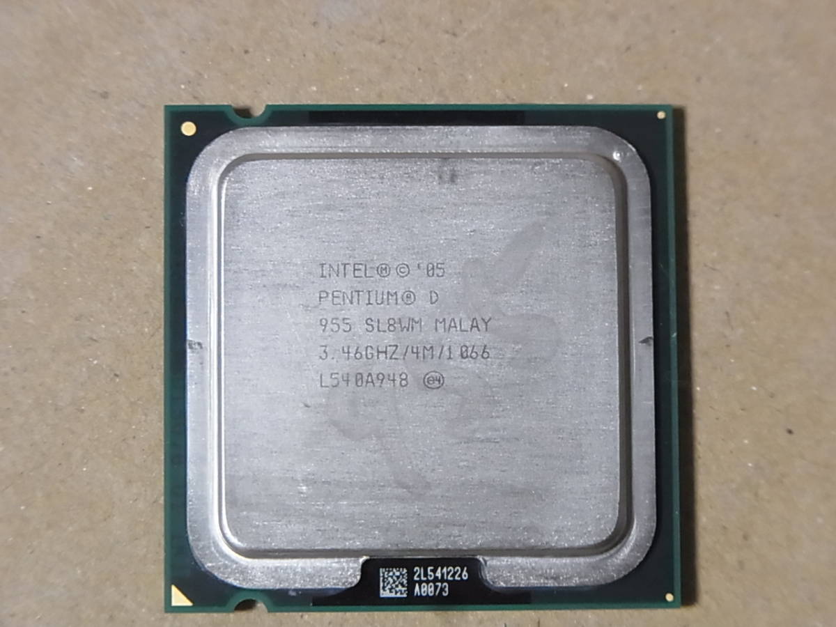 ■Intel Pentium Extreme Edition 955 3.46GHz/4M/1066 SL8WM Presler-XE LGA775 2コア HT対応 (Ci0732)