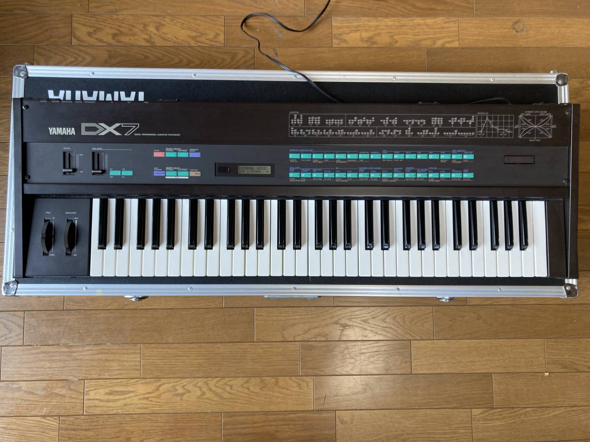 YAMAHA DX7 動作OK FM音源 美品 ハードケース入り-
