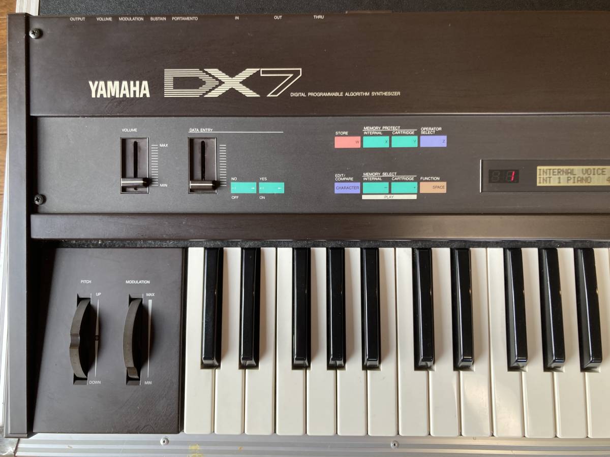 YAMAHA DX7 動作OK FM音源 美品 ハードケース入り-
