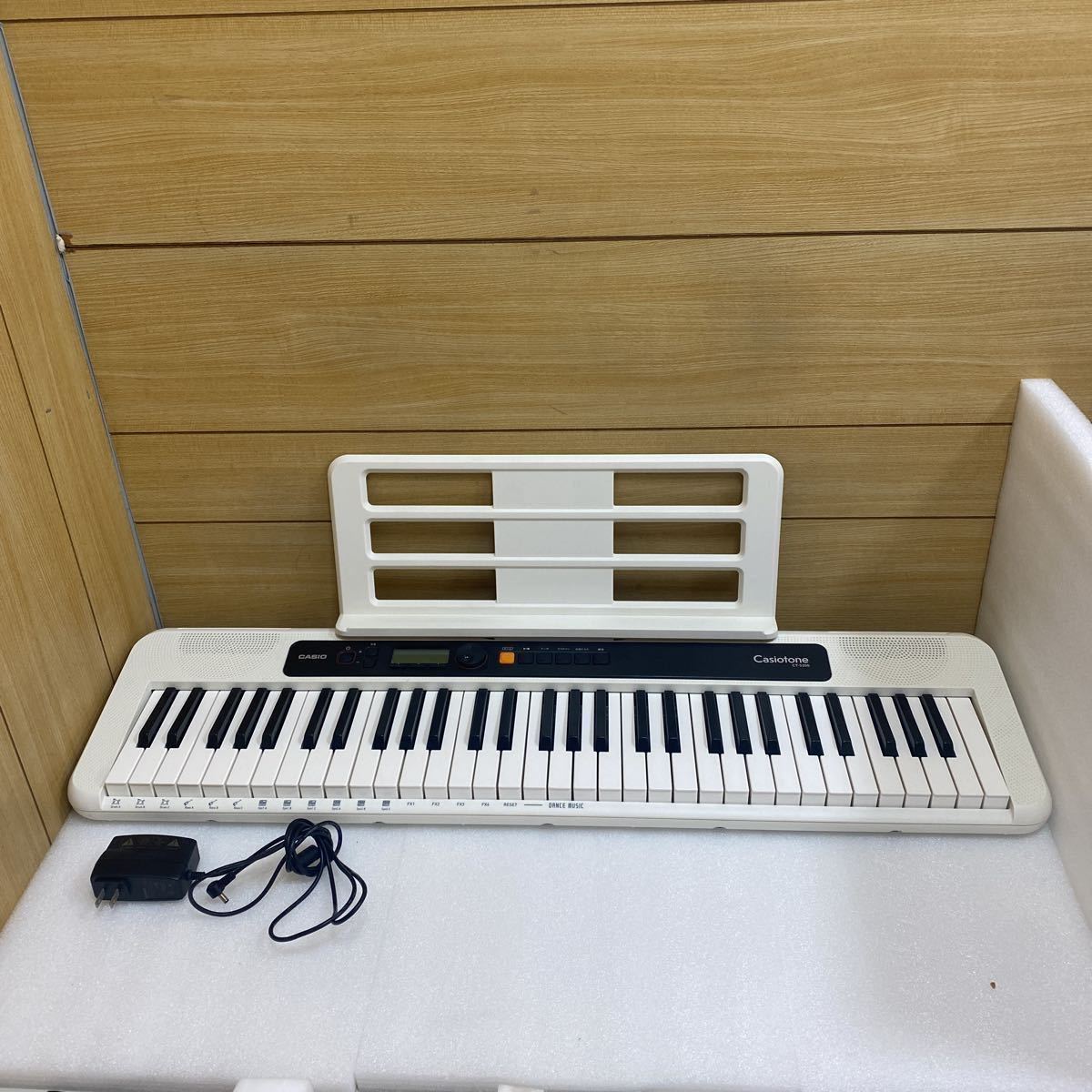 MK3959 CASIO 電子キーボード 電子ピアノ カシオ CT-S200 動作確認済み 美品 20年製 Casiotone