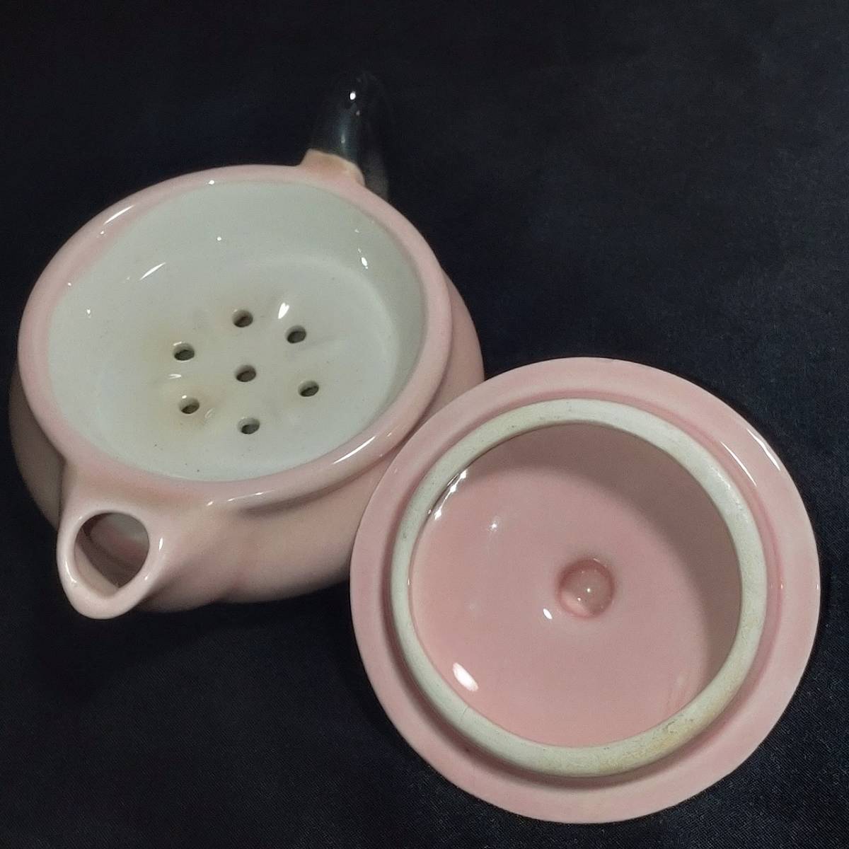 ティ―ポット 小型 陶器 ピンク色 Tea for two 取っ手から注ぎ口まで約11cm 直径約8cm 高さ約5cm 【3954】_画像2