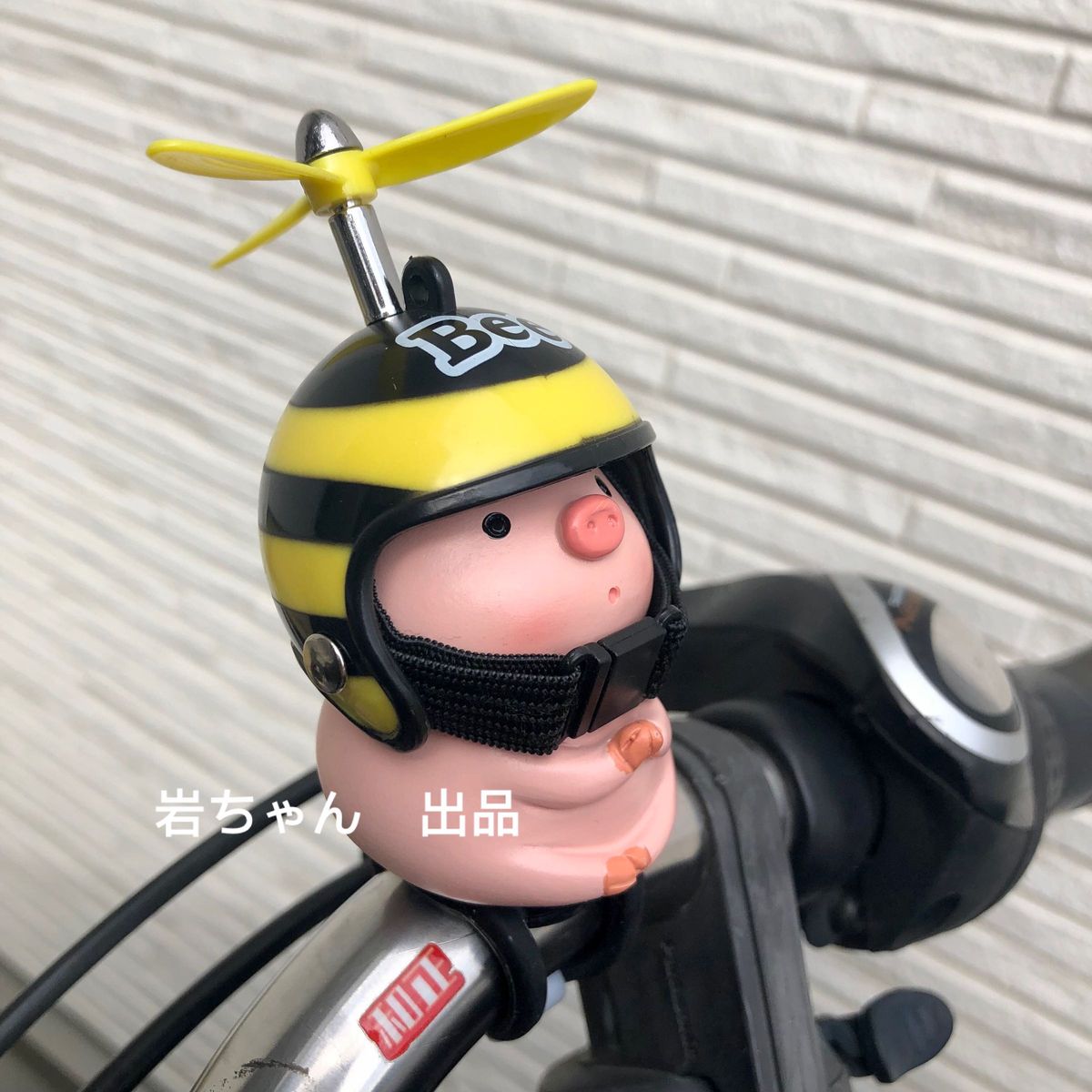 【祈りブタ-ハチ】騎乗パートナー 豚　自転車　バイク　アクセサリー　ヘルメット　蜂　bee