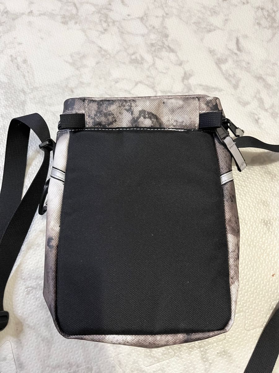 美品 ノースフェイス ショルダーバッグ 廃盤カラー