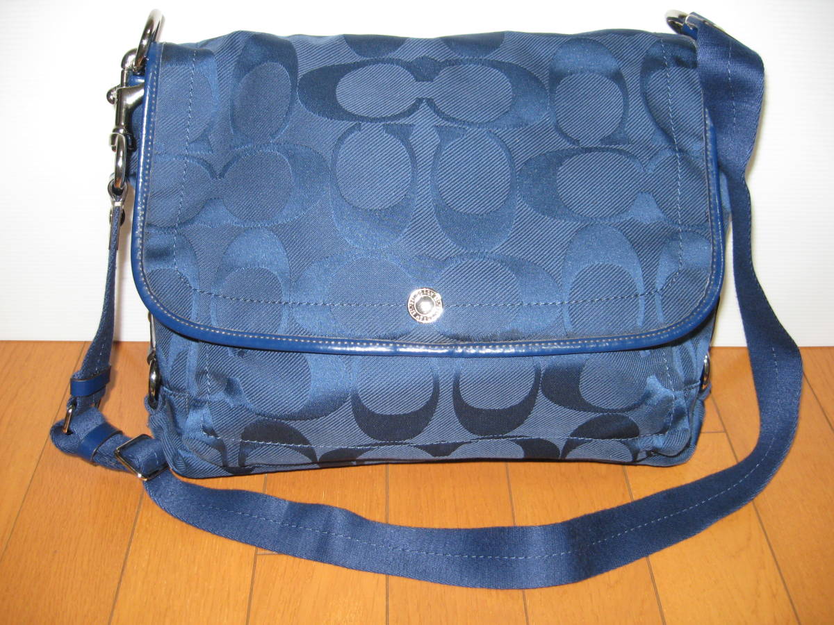  beautiful goods prompt decision Coach COACH shoulder bag / diagonal .. shoulder bag A4/ tablet storage possibility navy navy blue signature 