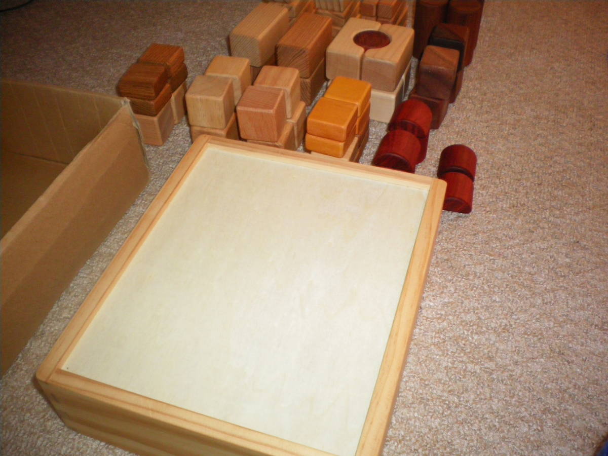 ※ 皇室ご用達の高級木製積み木 知育玩具 Soopsori（スプソリ）多彩な木材を亜麻油で丁寧に仕上げています 使用少の美品 60サイズ発送 