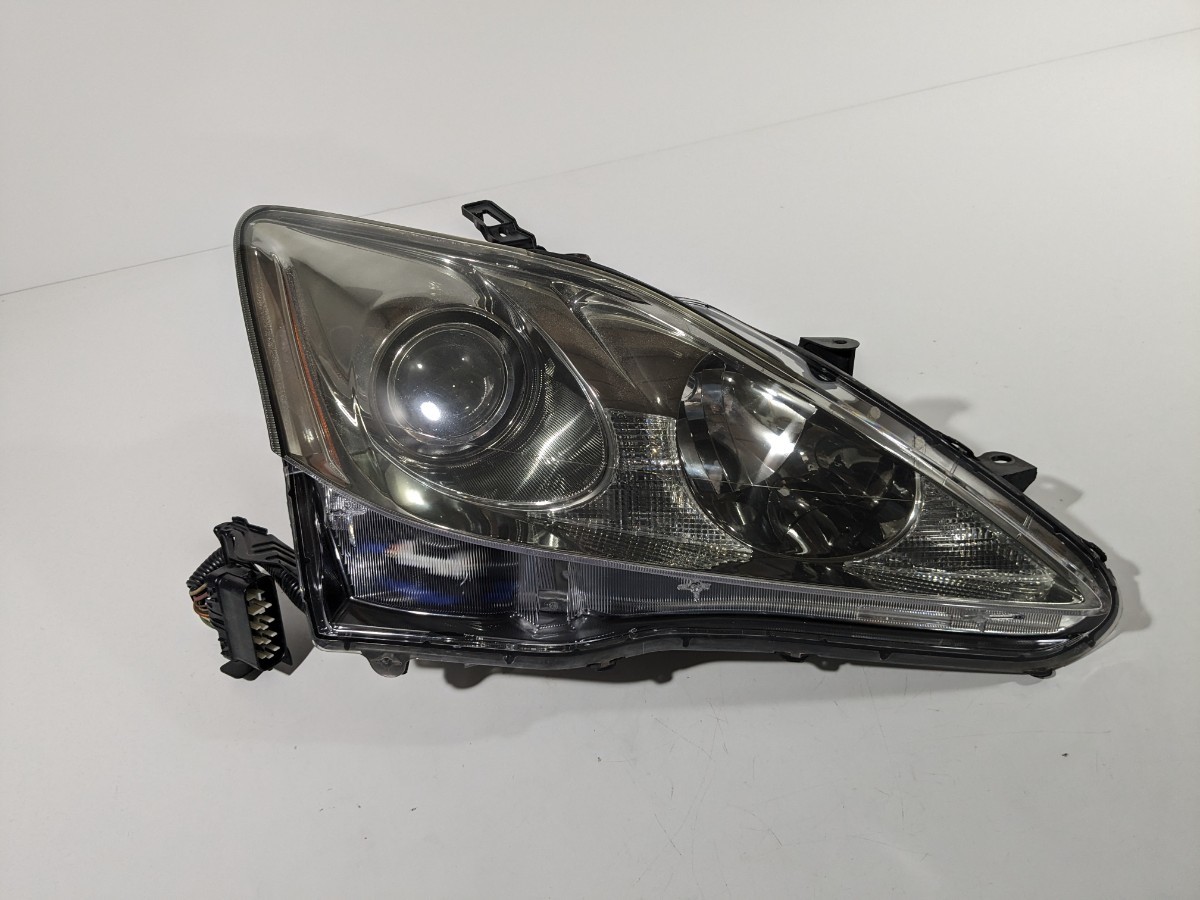 LEXUS レクサス 純正 GSE20 IS 前期 HID ヘッドライト 右側 AFS付 KOITO 53-33 刻印3　棚番L-661_画像1