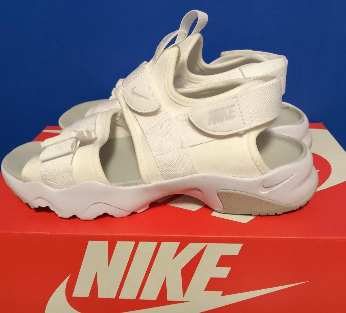 NIKE　CANYON SANDAL キャニオン サンダル　25cm　ホワイト　グレー　箱無です