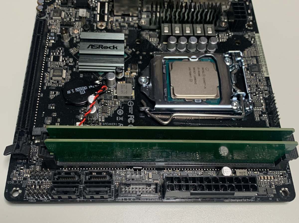 【中古】ASRock B360M-ITX i5-8400 8GBx2 パネル有 / LGA1151 Mini-ITX_画像3