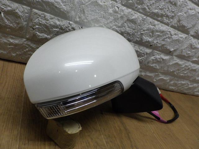 ラクティス 　NCP125 右ドアミラー　サイドミラー 070 ムラカミ 9851 87910-52E80_画像4