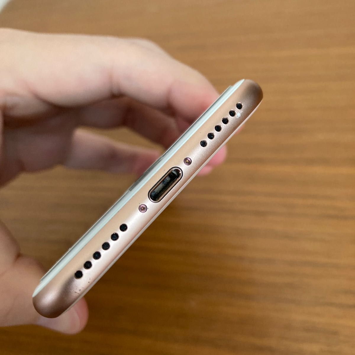 iPhone 8 ゴールド 64 GB docomo SIMロック解除|PayPayフリマ