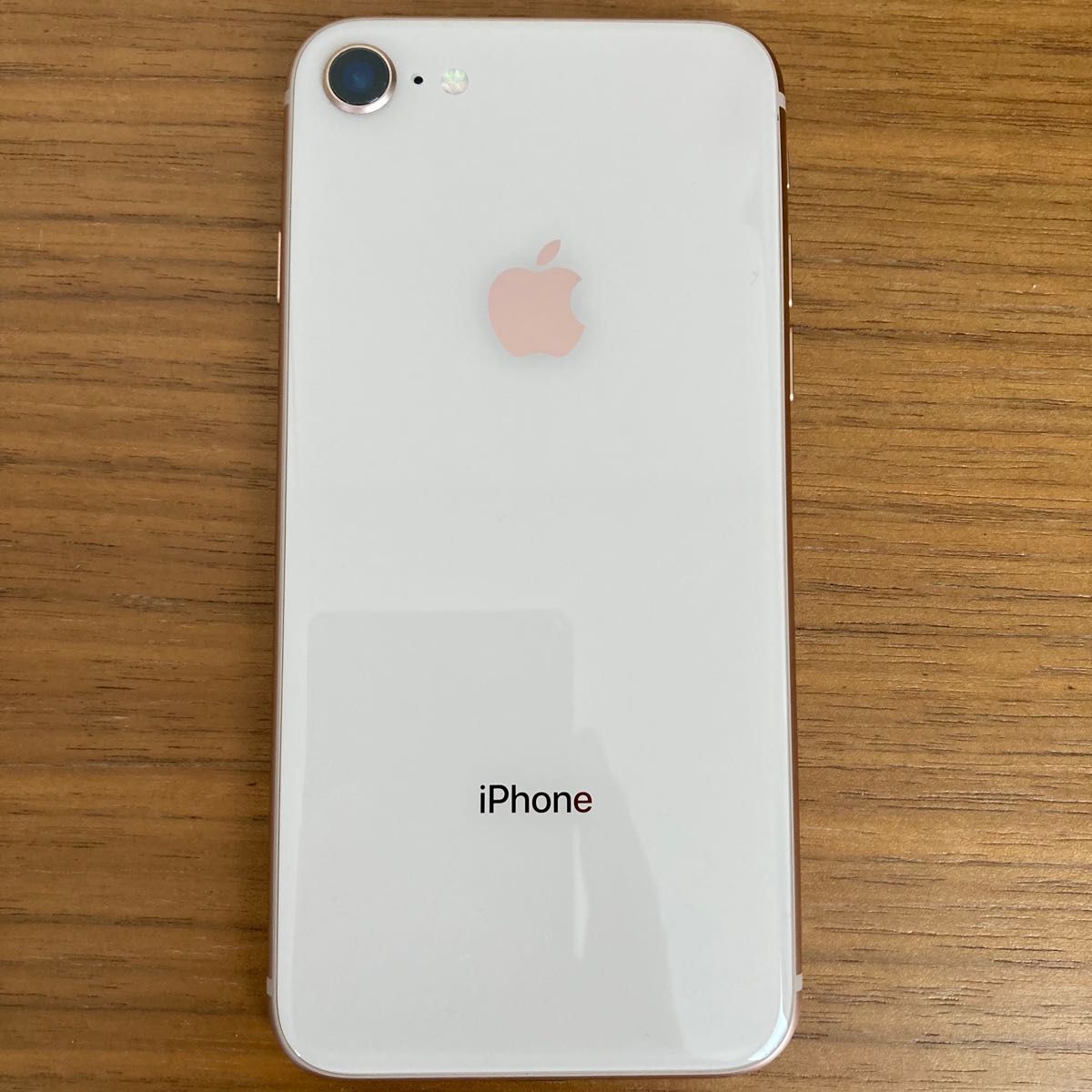 iPhone 8 ゴールド 64 GB docomo SIMロック解除|PayPayフリマ