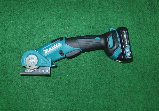 マキタ CP100DSH 充電式マルチカッタ 新品 様々な材料を楽々 マキタ CP100DSH 充電式マルチカッタ 新品 様々な材料を楽々