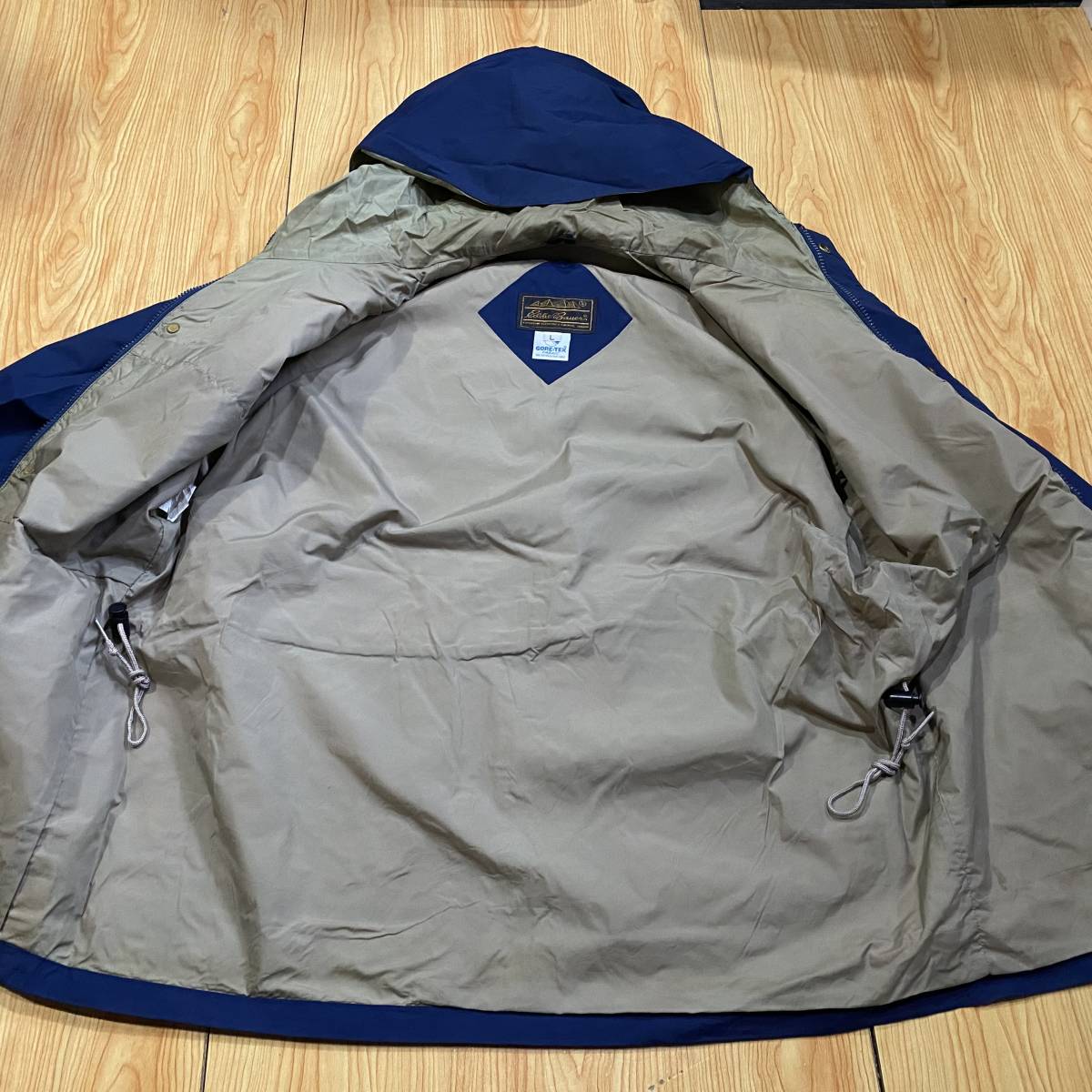 即決・輸入古着・Eddie Bauer・エディーバウアーのGORE-TEX・ゴアテックス使用のマウンテンパーカ・ネイビー・Ｌ・カナダ製_画像6