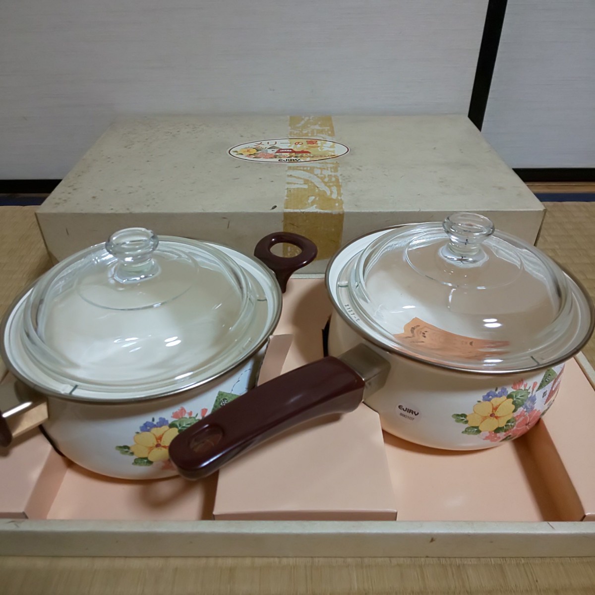 新品未使用品 ホーロー鍋セット 昭和レトロ 両手鍋 片手鍋 新品未使用品 ホーロー鍋セット 昭和レトロ 両手鍋 片手鍋