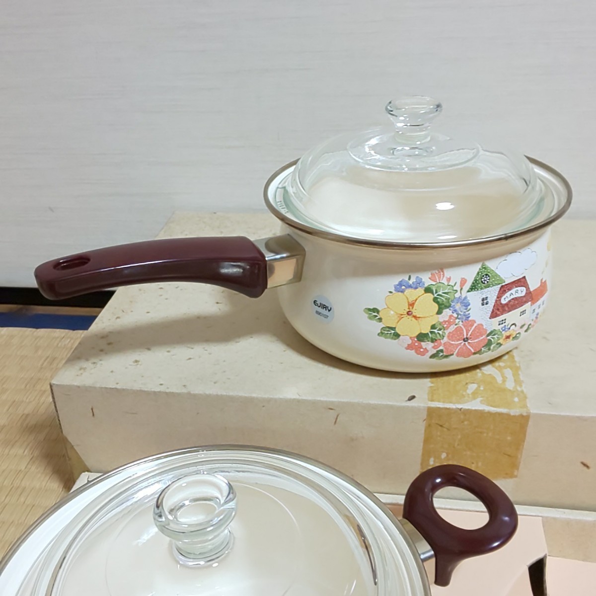 新品未使用品 ホーロー鍋セット 昭和レトロ 両手鍋 片手鍋 新品未使用品 ホーロー鍋セット 昭和レトロ 両手鍋 片手鍋