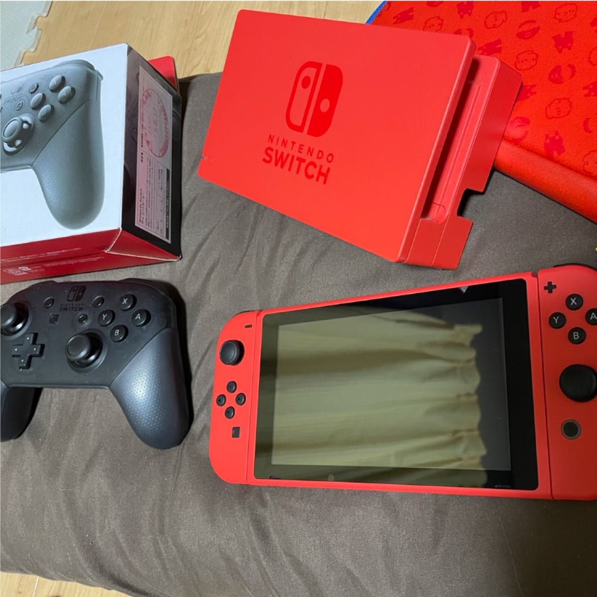 最終値下げ！ニンテンドースイッチ本体　マリオレッド　プロコン付き