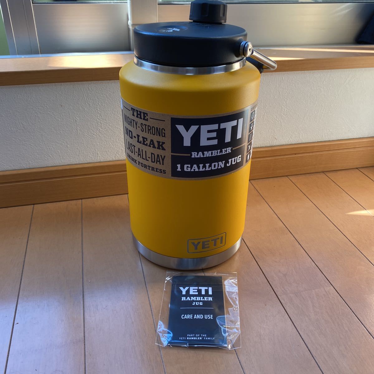 【新品、未使用】YETI（イエティ）　1ガロン（約3.8L）ジャグ　イエロー　水筒
