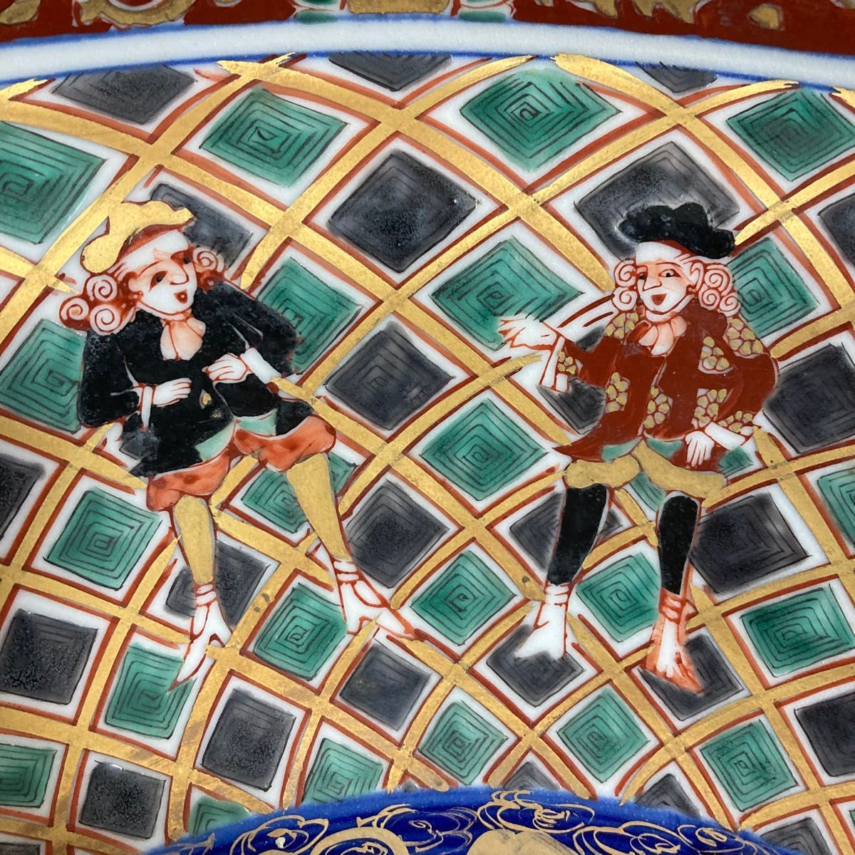 古伊万里「金彩色絵蘭人蘭船図」大鉢 大明成化年製 染錦 古伊万里「金彩色絵蘭人蘭船図」大鉢 大明成化年製 染錦