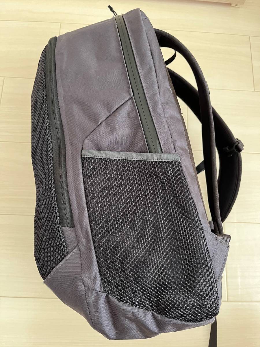 美中古☆30L☆廃盤☆パタゴニア プレーニング バックパック☆スナップt altra 山と道 ムーンライトギア トレラン 登山 ジム ヨガ omm _画像6