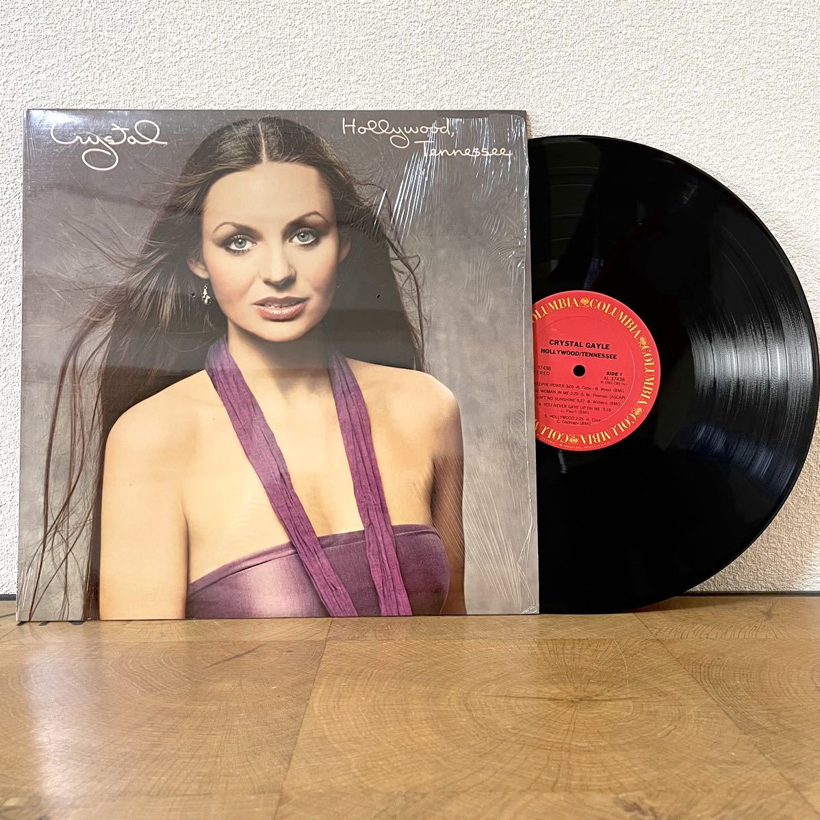 視聴確認済 レコード/LP 洋楽ロック CRYSTAL GAYLE/クリスタル・ゲイル HOLLYWOOD/TENNESSEE FC37438_画像1