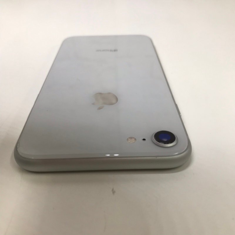 国内最安値! A1906 MQ852J/A Silver 256GB iPhone8 Apple docomo