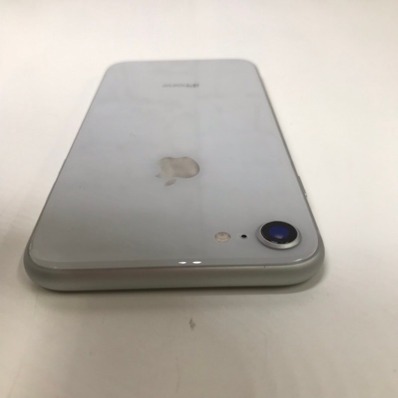 国内最安値！ A1906 MQ852J/A Silver 256GB iPhone8 Apple docomo