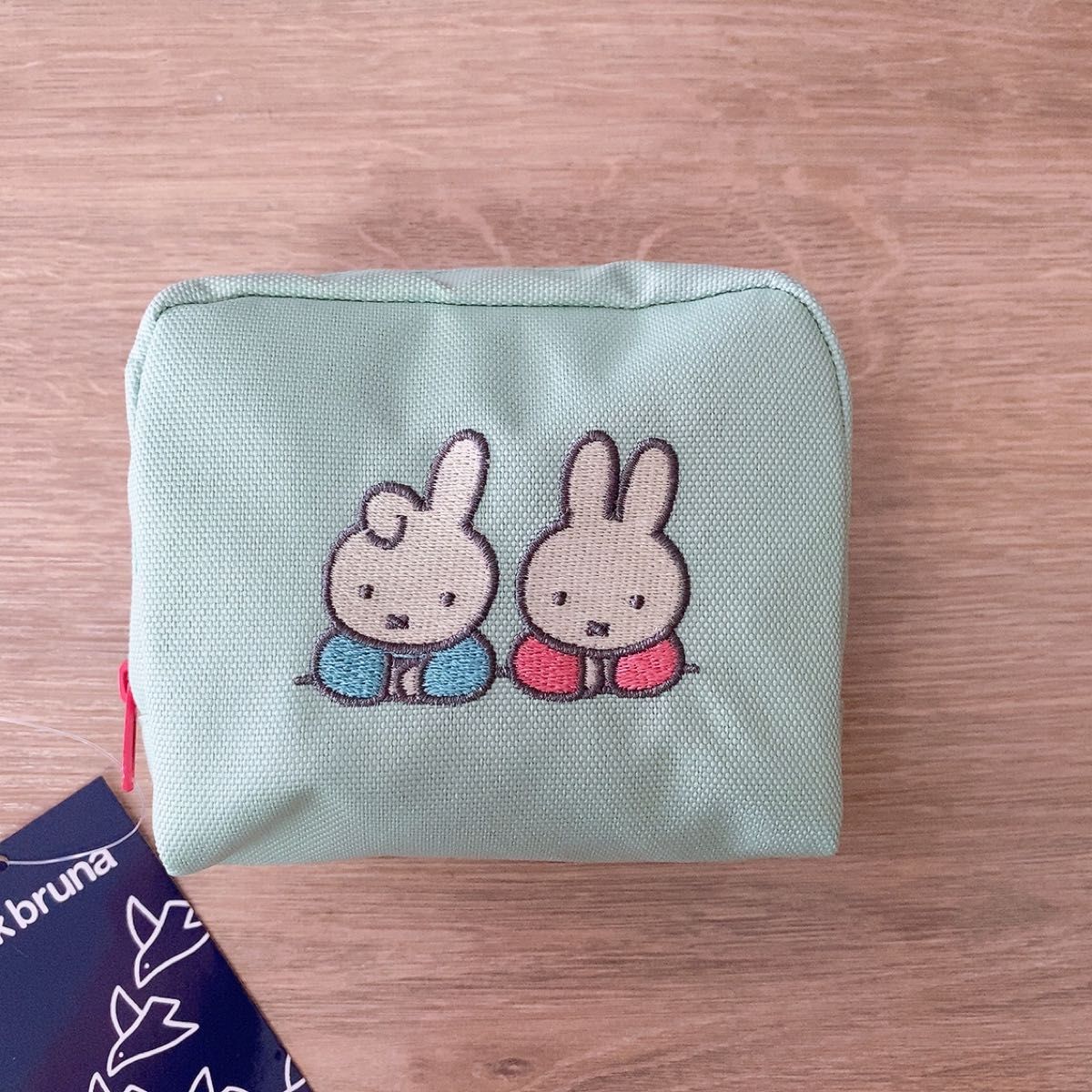 miffy  ピンク　刺繍　ポーチ  ミッフィー　ミッフィ　ミッフィーポーチ