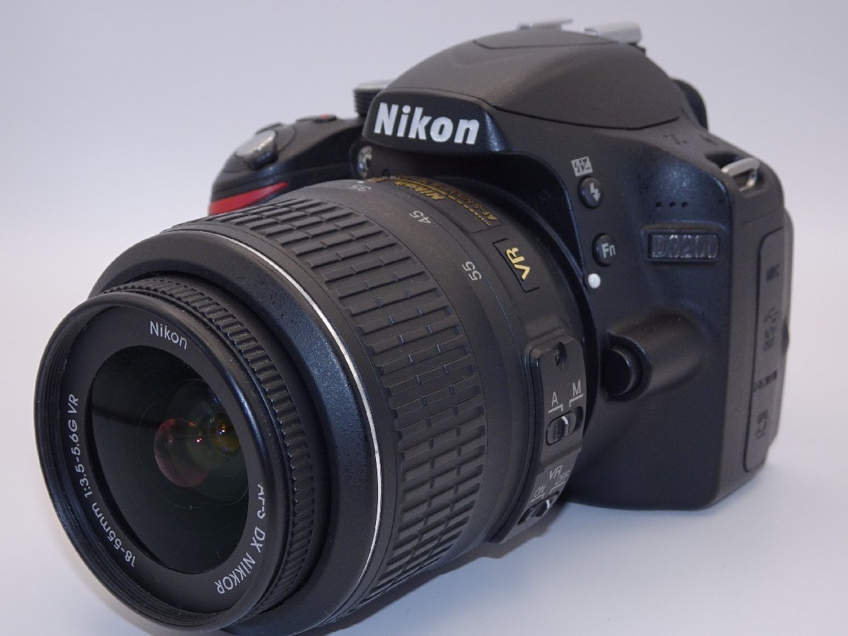 2022新入荷 【外観特上級】Nikon D3200 レンズキット AF-S DX NIKKOR